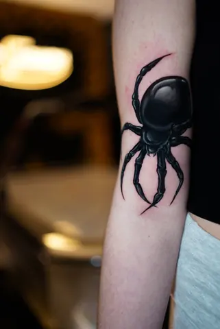Fotografia real de un tatuaje blackwork