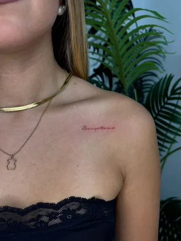 Fotografia real de un tatuaje fine line