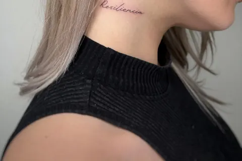 Fotografia real de un tatuaje fine line