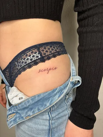 Fotografia real de un tatuaje fine line