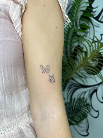 Fotografia real de un tatuaje fine line