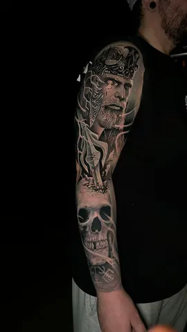 Fotografia real de un tatuaje realista
