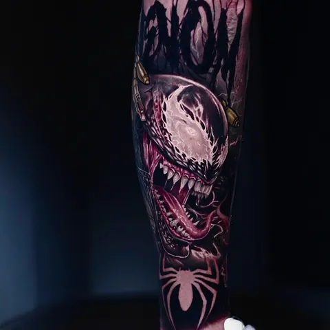 Fotografia real de un tatuaje realista