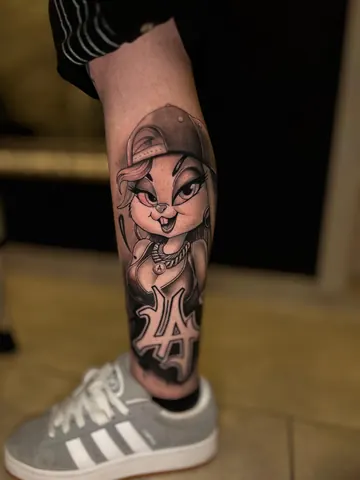 Fotografia real de un tatuaje realista
