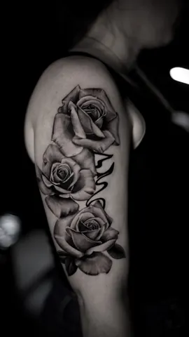 Fotografia real de un tatuaje realista